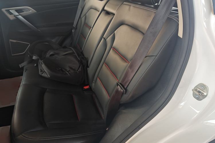 Used Geely Auto Emgrand X7 Sport 2018 1.8TD Automatic Two-Wheel Drive Smart Connect 4G Internet Edition Left Rear Seat