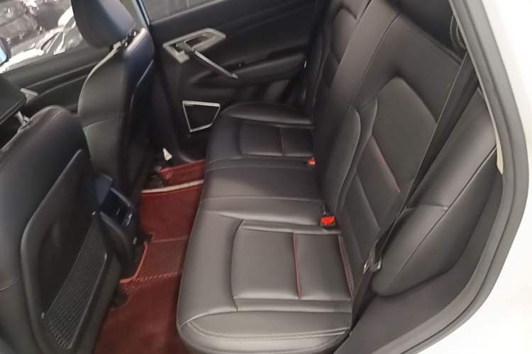 Used Geely Auto Emgrand X7 Sport 2018 1.8TD Automatic Two-Wheel Drive Zhiya Model Left Rear Seat