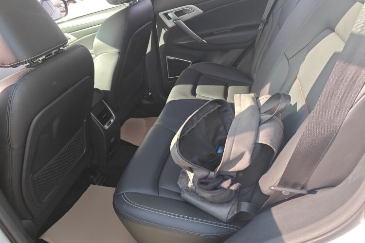 Used Geely Auto Emgrand X7 Sport 2018 1.8TD Automatic Two-Wheel Drive Zhiya Model Left Rear Seat