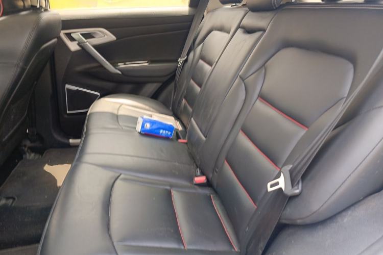 Used Geely Auto Emgrand X7 Sport 2018 1.8TD Automatic Two-Wheel Drive Smart Connect 4G Internet Edition Left Rear Seat