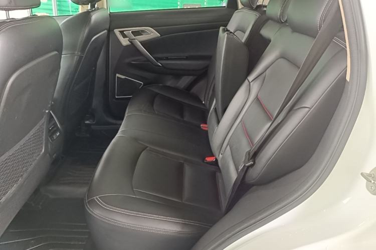 Used Geely Auto Emgrand X7 Sport 2018 1.8TD Automatic Two-Wheel Drive Smart Connect 4G Internet Edition Left Rear Seat