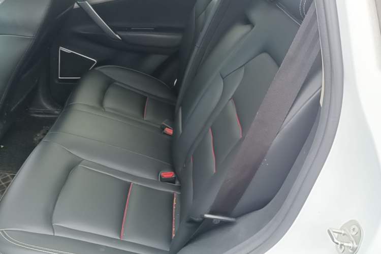 Used Geely Auto Emgrand X7 Sport 2018 1.8TD Automatic Two-Wheel Drive Smart Connect 4G Internet Edition Left Rear Seat