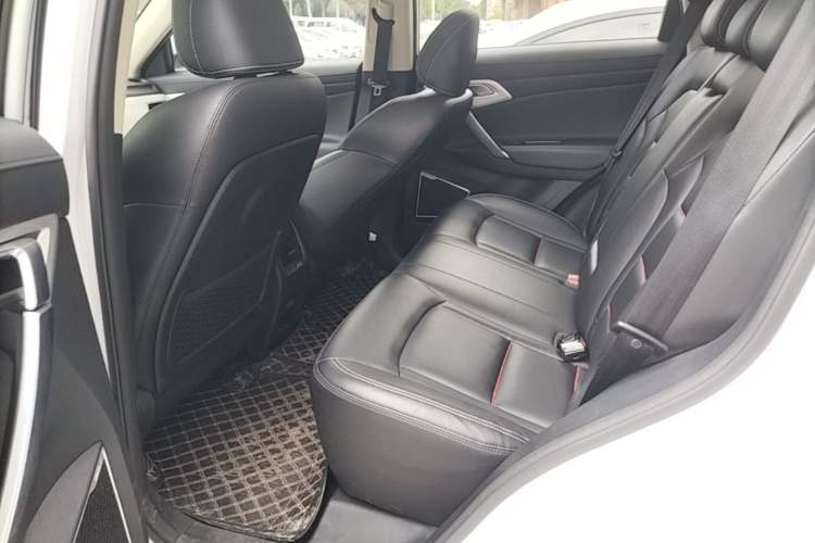 Used Geely Auto Emgrand X7 Sport 2018 1.8TD Automatic Two-Wheel Drive Smart Connect 4G Internet Edition Left Rear Seat