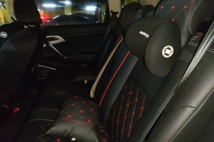 Used Geely Auto Emgrand X7 Sport 2018 1.8TD Automatic Two-Wheel Drive Zhiya Model Left Rear Seat