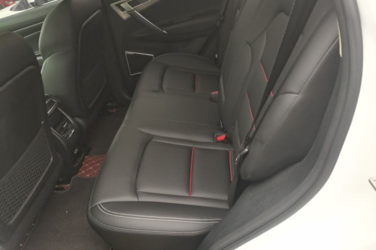 Used Geely Auto Emgrand X7 Sport 2018 1.8TD Automatic Two-Wheel Drive Smart Connect 4G Internet Edition Left Rear Seat