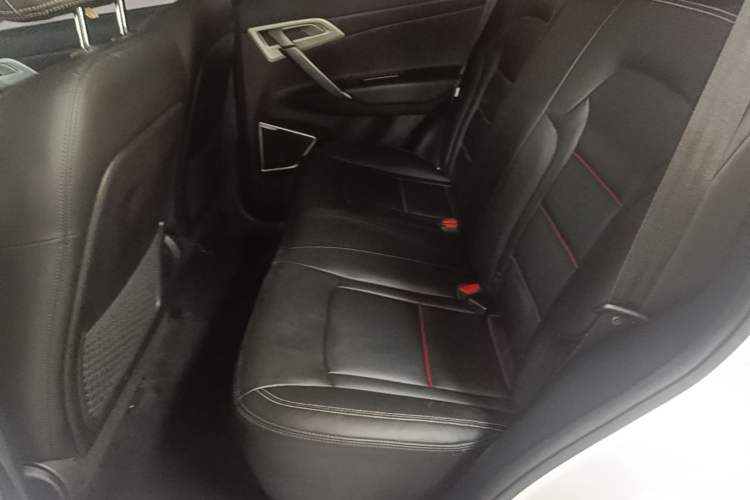 Used Geely Auto Emgrand X7 Sport 2018 1.8TD Automatic Two-Wheel Drive Zhiya Model Left Rear Seat