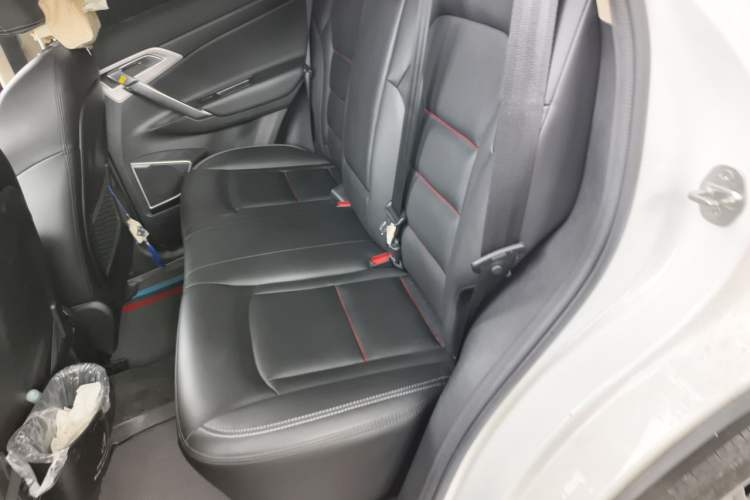 Used Geely Auto Emgrand X7 Sport 2018 1.8TD Automatic Two-Wheel Drive Smart 4G Connected Version Left Rear Seat