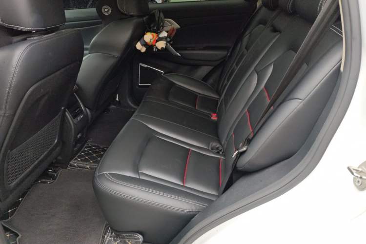Used Geely Auto Emgrand X7 Sport 2018 1.8TD Automatic Two-Wheel Drive Smart Connect 4G Internet Edition Left Rear Seat