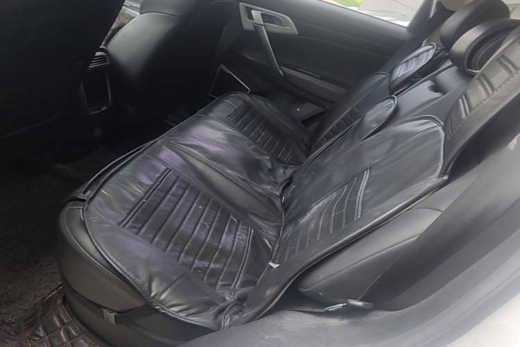 Used Geely Auto Emgrand X7 Sport 2018 1.8TD Automatic Two-Wheel Drive Smart Connect 4G Internet Edition Left Rear Seat