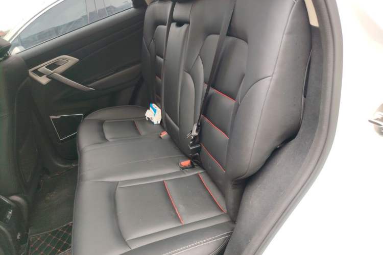 Used Geely Auto Emgrand X7 Sport 2018 1.8TD Automatic Two-Wheel Drive Smart Connect 4G Internet Edition Left Rear Seat