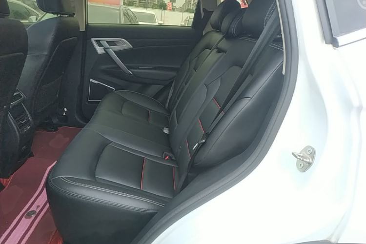 Used Geely Auto Emgrand X7 Sport 2018 1.8TD Automatic Two-Wheel Drive Smart Connect 4G Internet Edition Left Rear Seat