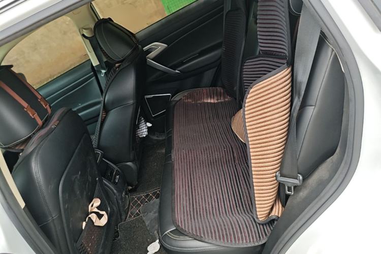 Used Geely Auto Emgrand X7 Sport 2018 1.8TD Automatic Two-Wheel Drive Smart Connect 4G Internet Edition Left Rear Seat