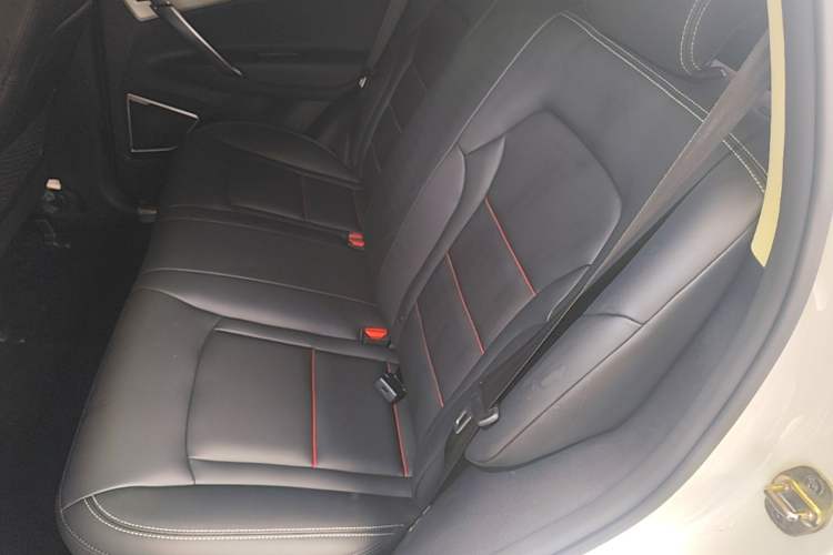 Used Geely Auto Emgrand X7 Sport 2018 1.8TD Automatic Two-Wheel Drive Zhiya Model Left Rear Seat