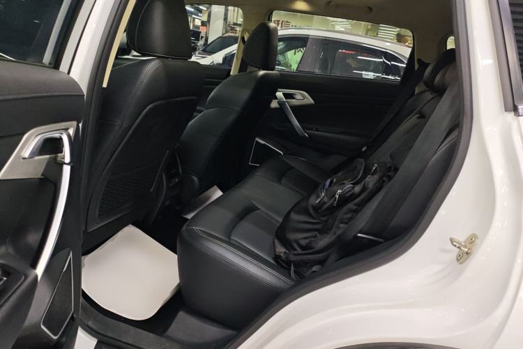 Used Geely Auto Emgrand X7 Sport 2018 1.8TD Automatic Two-Wheel Drive Smart Connect 4G Internet Edition Left Rear Seat
