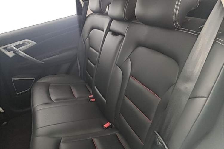 Used Geely Auto Emgrand X7 Sport 2018 1.8TD Automatic Two-Wheel Drive Smart Connect 4G Internet Edition Left Rear Seat