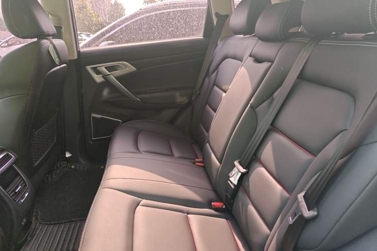 Used Geely Auto Emgrand X7 Sport 2018 1.8TD Automatic Two-Wheel Drive Smart Connect 4G Internet Edition Left Rear Seat