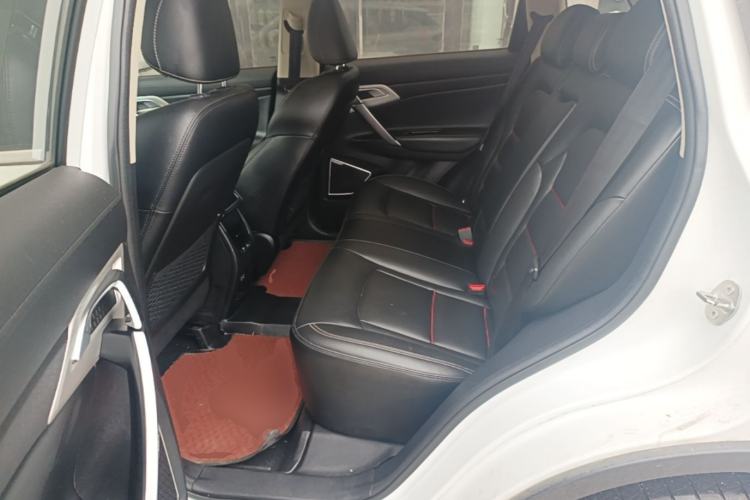 Used Geely Auto Emgrand X7 Sport 2018 1.8TD Automatic Two-Wheel Drive Smart 4G Connected Version Left Rear Seat