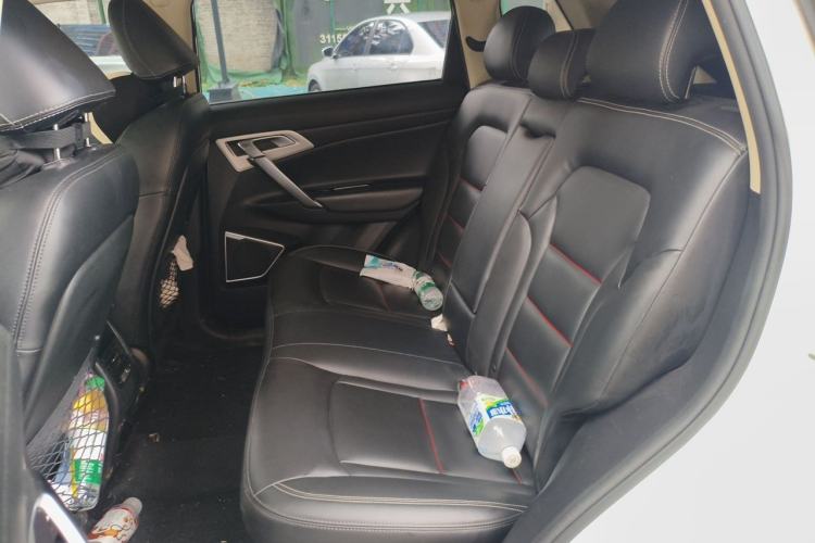 Used Geely Auto Emgrand X7 Sport 2018 1.8TD Automatic Two-Wheel Drive Smart Connect 4G Internet Edition Left Rear Seat