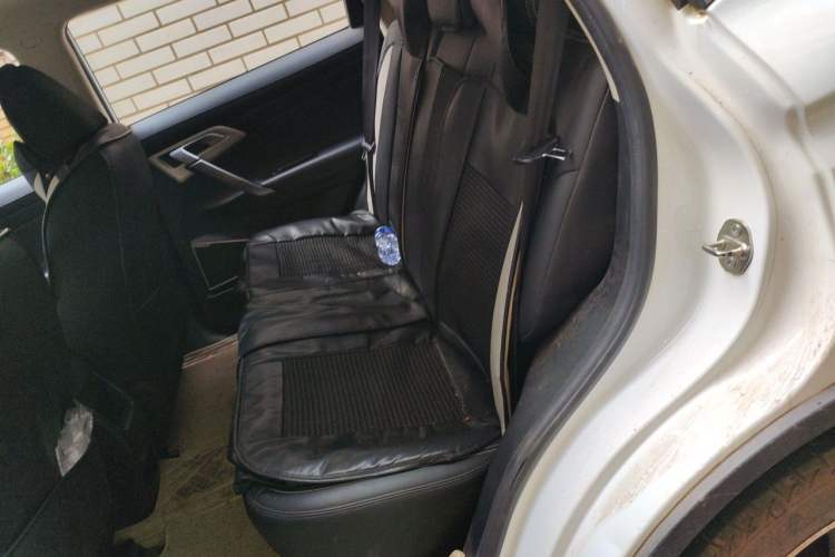 Used Geely Auto Emgrand X7 Sport 2018 1.8TD Manual Two-Wheel Drive Zhiya Model Left Rear Seat