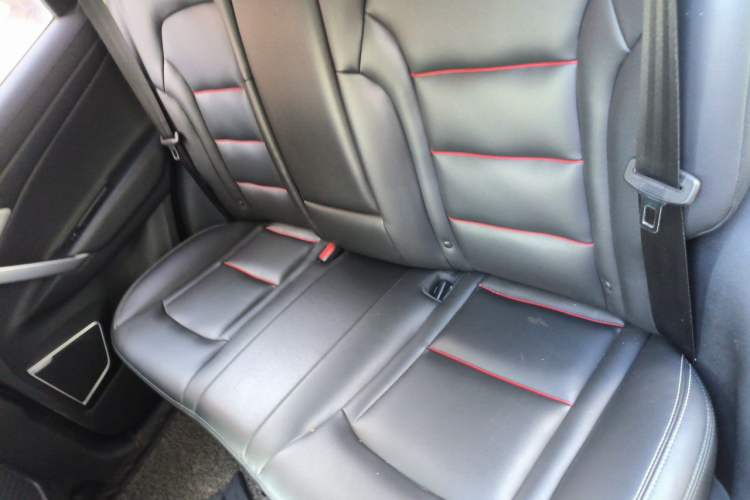 Used Geely Auto Emgrand X7 Sport 2018 1.8TD Automatic Two-Wheel Drive Smart Connect 4G Internet Edition Left Rear Seat