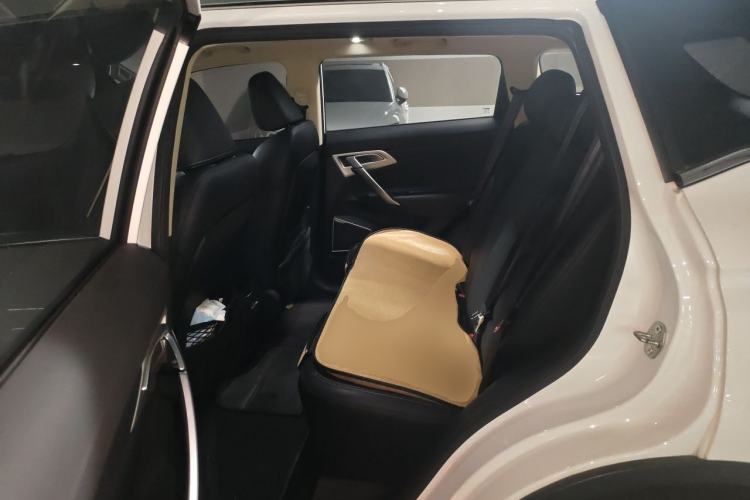Used Geely Auto Emgrand X7 Sport 2018 1.8TD Automatic Two-Wheel Drive Zhiya Model Left Rear Seat
