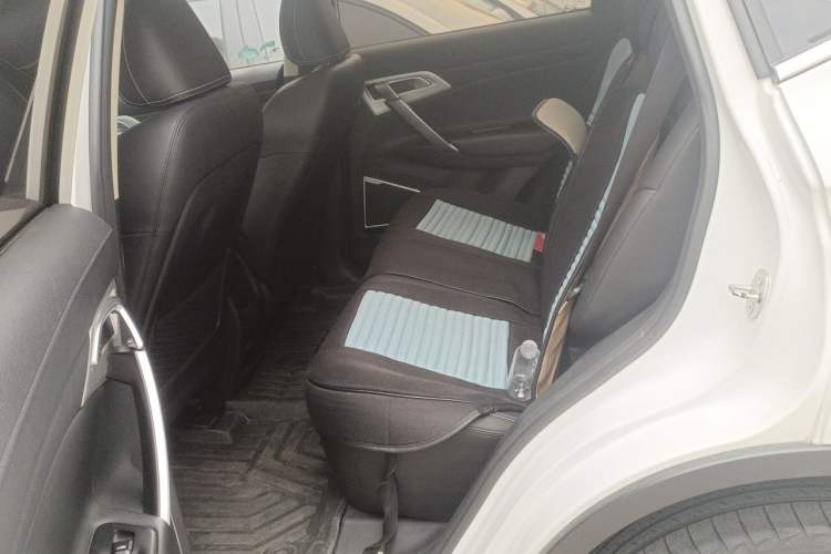 Used Geely Auto Emgrand X7 Sport 2018 2.0L Manual Two-Wheel Drive Zhiya Version Left Rear Seat