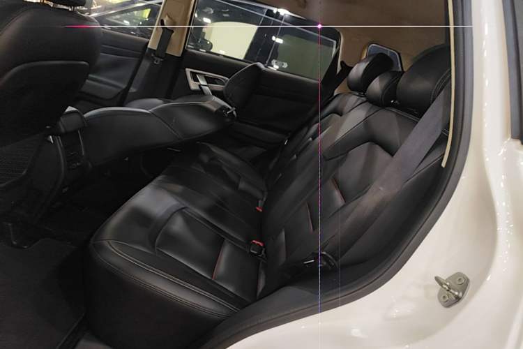 Used Geely Auto Emgrand X7 Sport 2018 1.8TD Automatic Two-Wheel Drive Zhiya Model Left Rear Seat