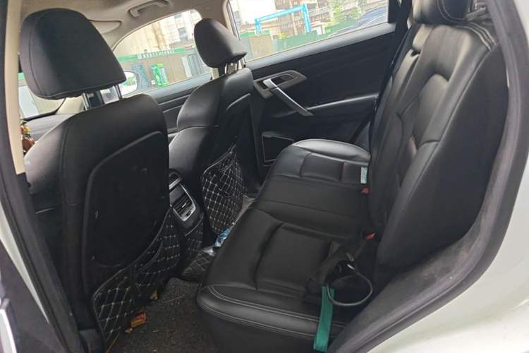 Used Geely Auto Emgrand X7 Sport 2018 1.8TD Automatic Two-Wheel Drive Smart Connect 4G Internet Edition Left Rear Seat