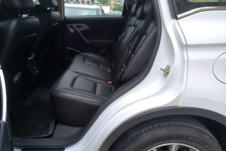 Used Geely Auto Emgrand X7 Sport 2018 1.8TD Automatic Two-Wheel Drive Smart Connect 4G Internet Edition Left Rear Seat
