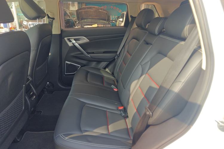 Used Geely Auto Emgrand X7 Sport 2018 1.8TD Automatic Two-Wheel Drive Smart 4G Connected Version Left Rear Seat