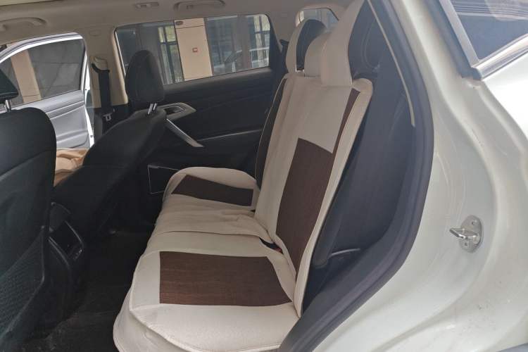 Used Geely Auto Emgrand X7 Sport 2018 1.8TD Automatic Two-Wheel Drive Zhiya Model Left Rear Seat