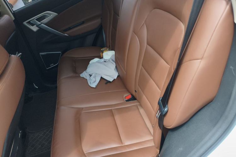 Used Geely Auto Emgrand X7 Sport 2018 1.8TD Automatic Two-Wheel Drive ZhiZun Model with 4G Connectivity Left Rear Seat