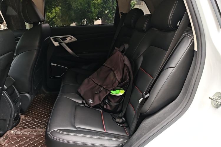 Used Geely Auto Emgrand X7 Sport 2018 1.8TD Manual Two-Wheel Drive Zhiya Model Left Rear Seat