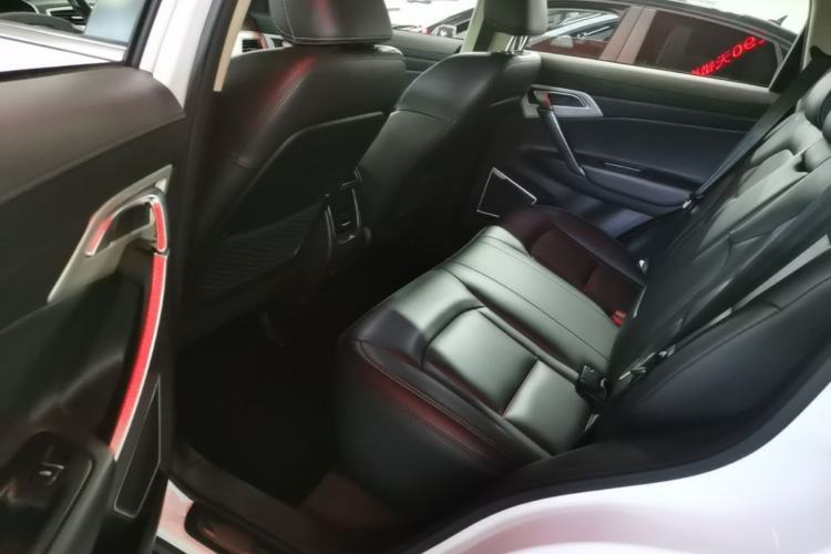 Used Geely Auto Emgrand X7 Sport 2018 1.8TD Automatic Two-Wheel Drive Smart Connect 4G Internet Edition Left Rear Seat