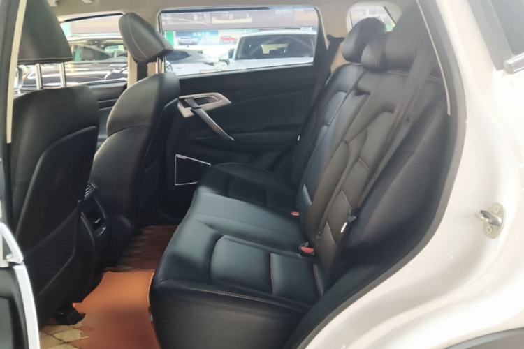 Used Geely Auto Emgrand X7 Sport 2018 1.8TD Automatic Two-Wheel Drive Smart Connect 4G Internet Edition Left Rear Seat