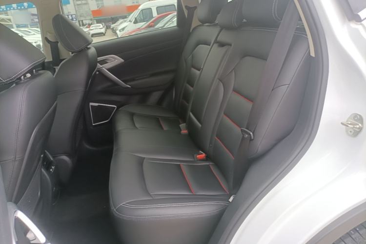 Used Geely Auto Emgrand X7 Sport 2018 1.8TD Automatic Two-Wheel Drive Smart Connect 4G Internet Edition Left Rear Seat