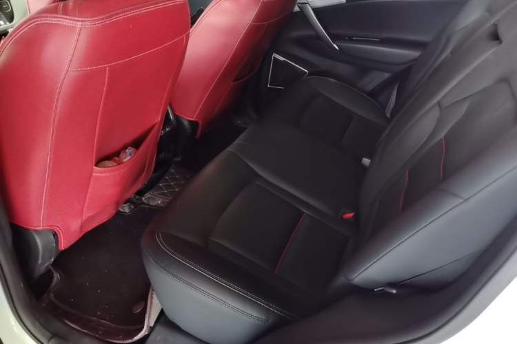 Used Geely Auto Emgrand X7 Sport 2018 1.8TD Automatic Two-Wheel Drive Smart Connect 4G Internet Edition Left Rear Seat
