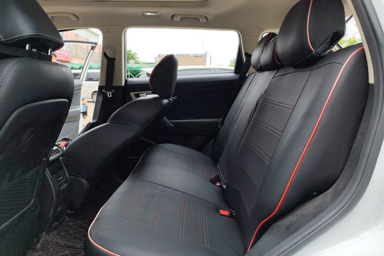 Used Geely Auto Emgrand X7 Sport 2018 1.8TD Automatic Two-Wheel Drive Smart Connect 4G Internet Edition Left Rear Seat