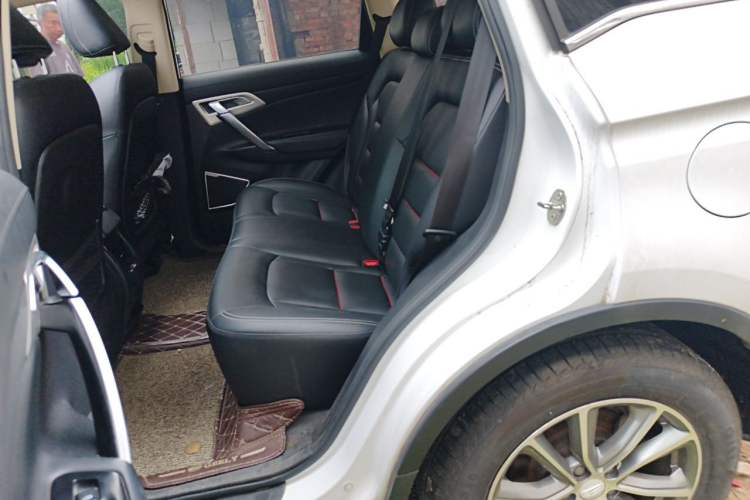Used Geely Auto Emgrand X7 Sport 2018 1.8TD Automatic Two-Wheel Drive Zhiya Model Left Rear Seat