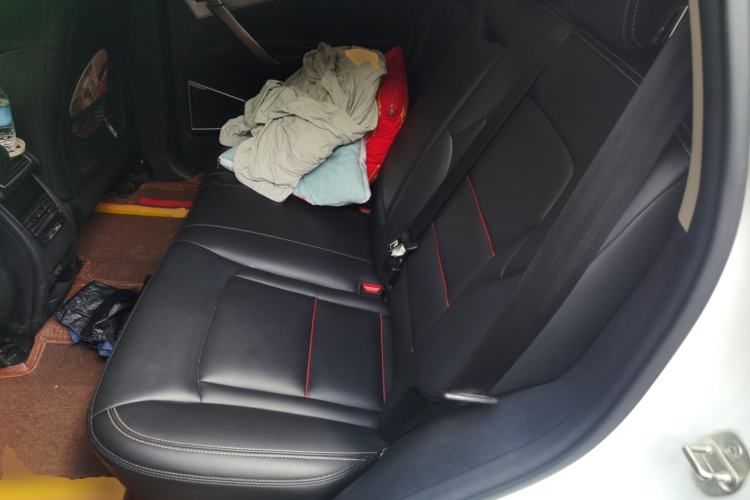 Used Geely Auto Emgrand X7 Sport 2018 1.8TD Automatic Two-Wheel Drive Smart Connect 4G Internet Edition Left Rear Seat