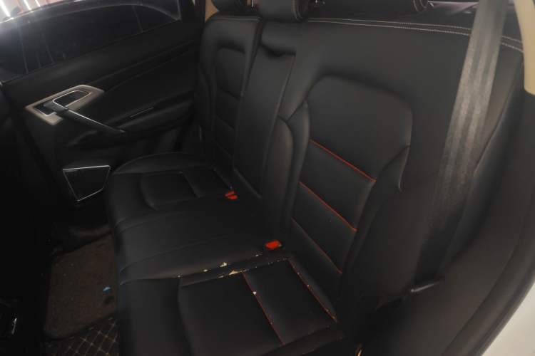 Used Geely Auto Emgrand X7 Sport 2018 1.8TD Automatic Two-Wheel Drive Smart Connect 4G Internet Edition Left Rear Seat