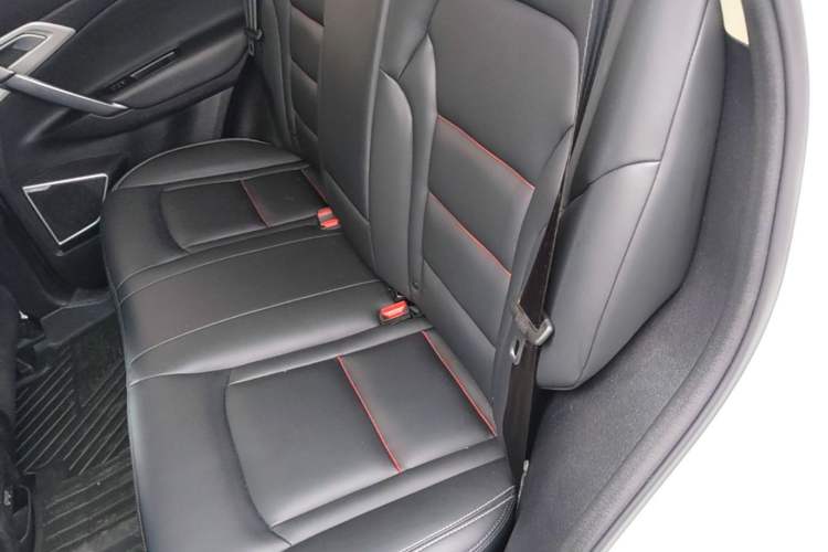 Used Geely Auto Emgrand X7 Sport 2018 1.8TD Automatic Two-Wheel Drive Smart Connect 4G Internet Edition Left Rear Seat