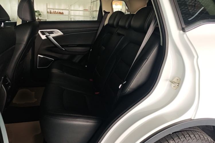 Used Geely Auto Emgrand X7 Sport 2018 1.8TD Automatic Two-Wheel Drive Smart Connect 4G Internet Edition Left Rear Seat