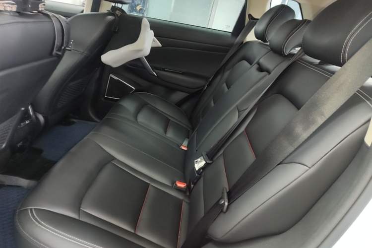 Used Geely Auto Emgrand X7 Sport 2018 1.8TD Automatic Two-Wheel Drive Smart Connect 4G Internet Edition Left Rear Seat