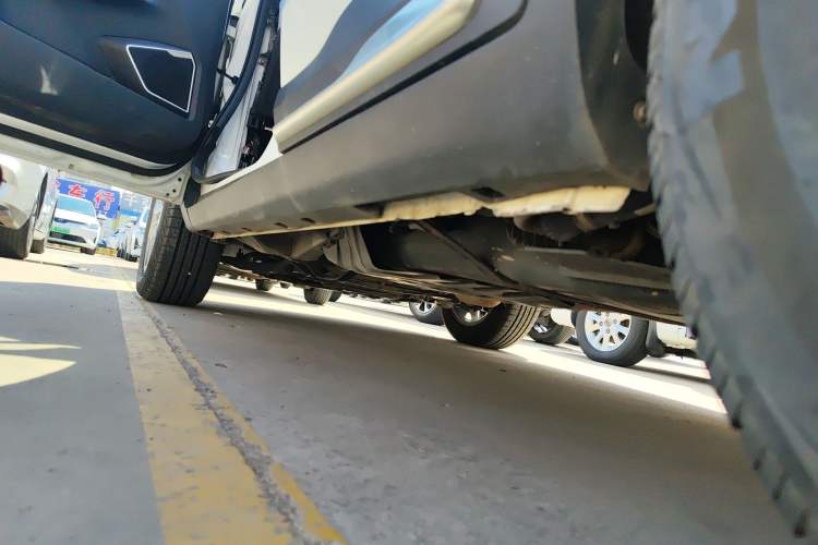 Used Geely Auto Emgrand X7 Sport 2018 2.0L Manual Two-Wheel Drive Zhiya Version Left Side Sill