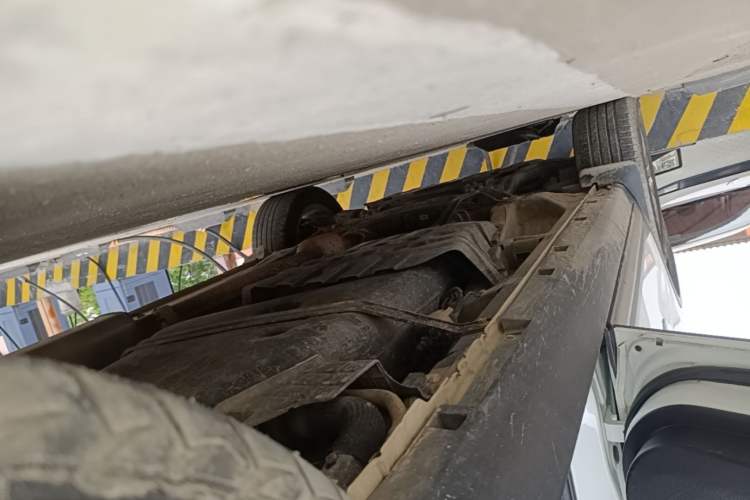 Used Geely Auto Emgrand X7 Sport 2018 1.8TD Automatic Two-Wheel Drive Smart Connect 4G Internet Edition Left Side Sill