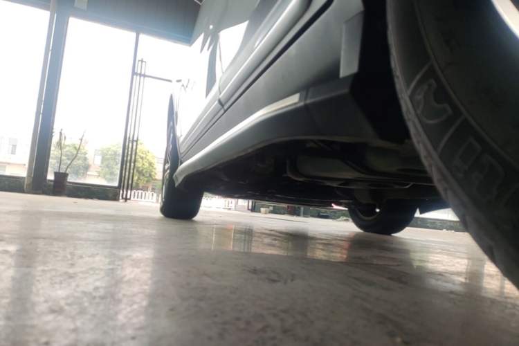 Used Geely Auto Emgrand X7 Sport 2018 1.8TD Automatic Two-Wheel Drive Zhiya Model Left Side Sill