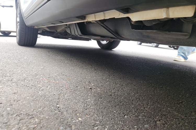 Used Geely Auto Emgrand X7 Sport 2018 1.8TD Automatic Two-Wheel Drive Smart 4G Connected Version Left Side Sill