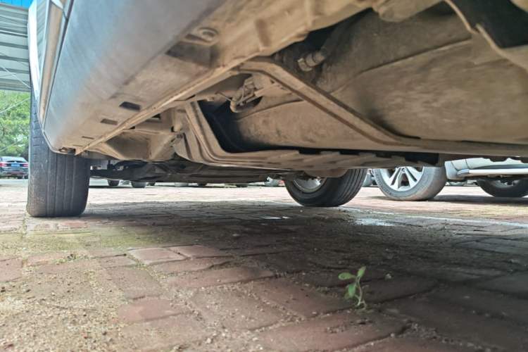 Used Geely Auto Emgrand X7 Sport 2018 1.8TD Automatic Two-Wheel Drive Zhiya Model Left Side Sill