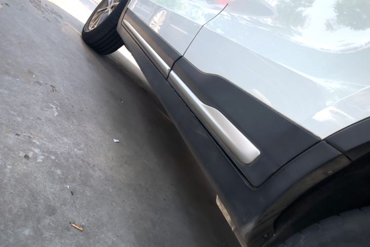 Used Geely Auto Emgrand X7 Sport 2018 1.8TD Automatic Two-Wheel Drive Zhiya Model Left Side Sill